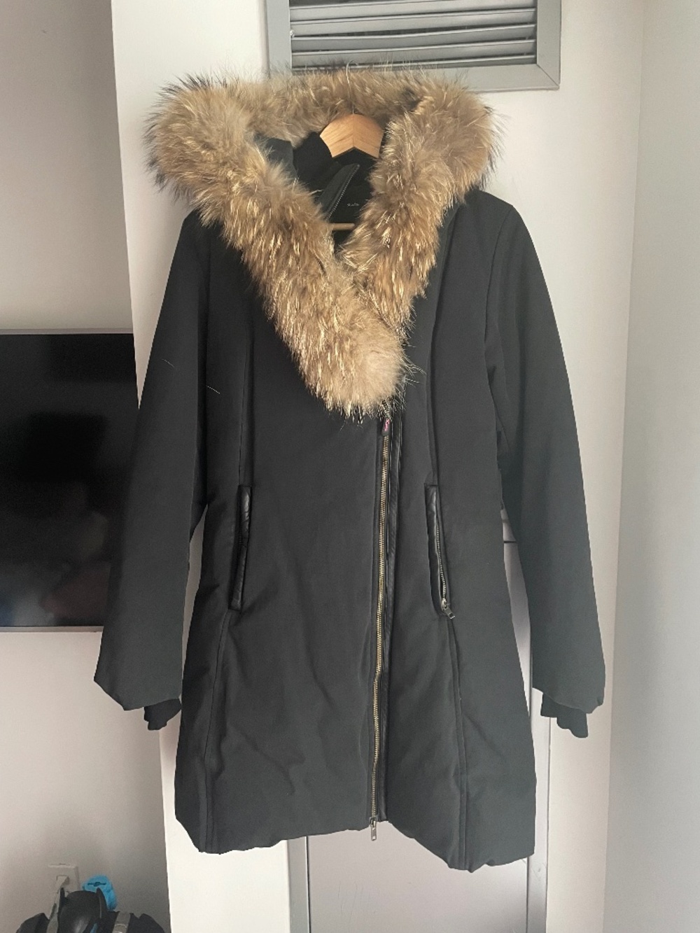 Winter puffer coat for women, size M , like new